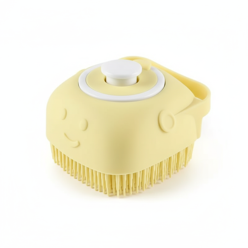 Cepillo de baño con dispensador de shampoo fondo blanco profesional